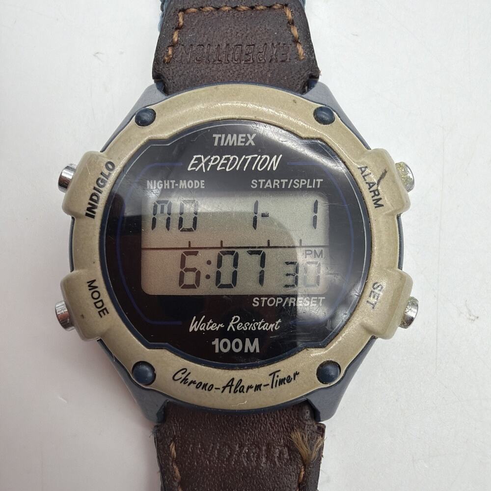 Vtg 1996 TIMEX Women's Or Boys Expedition 34mm Watch Alarm Chrono Timer Indiglo